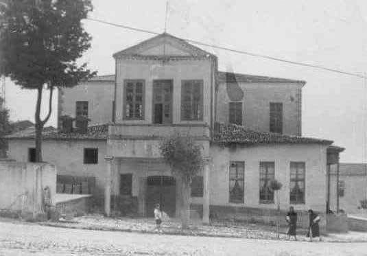 MÜBADELE, ÇOCUKLUK VE EĞİTİM YILLARI